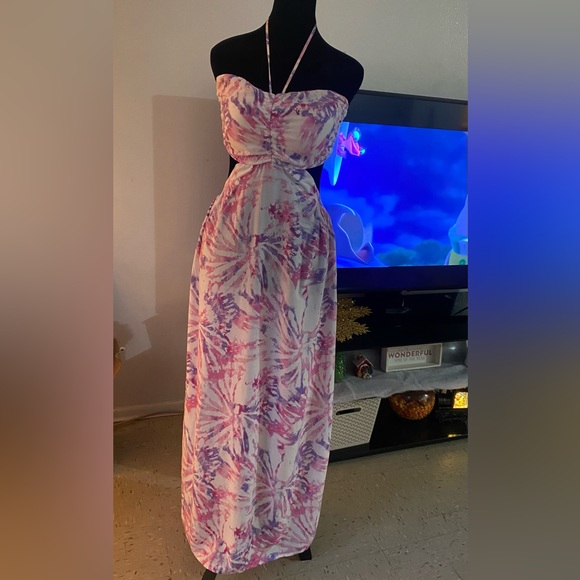 Almost Famous-Juniors Ruched Halter Cutout Maxi Dress-NWOT! - Picture 2 of 5